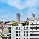 Cozy And Modern With View Appartamento