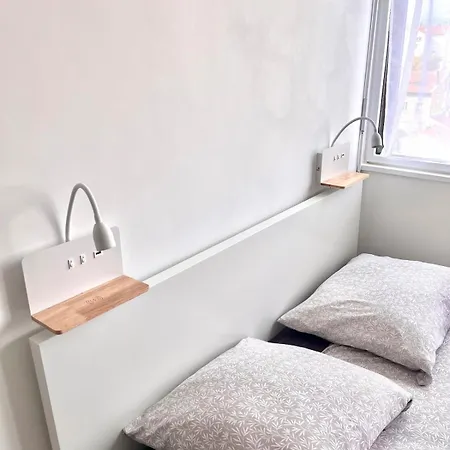 Cozy And Modern With View Lione