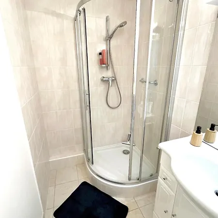Cozy And Modern With View Appartamento Lione