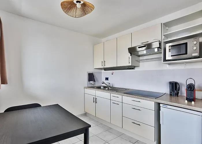 Cozy And Modern With View Lyon